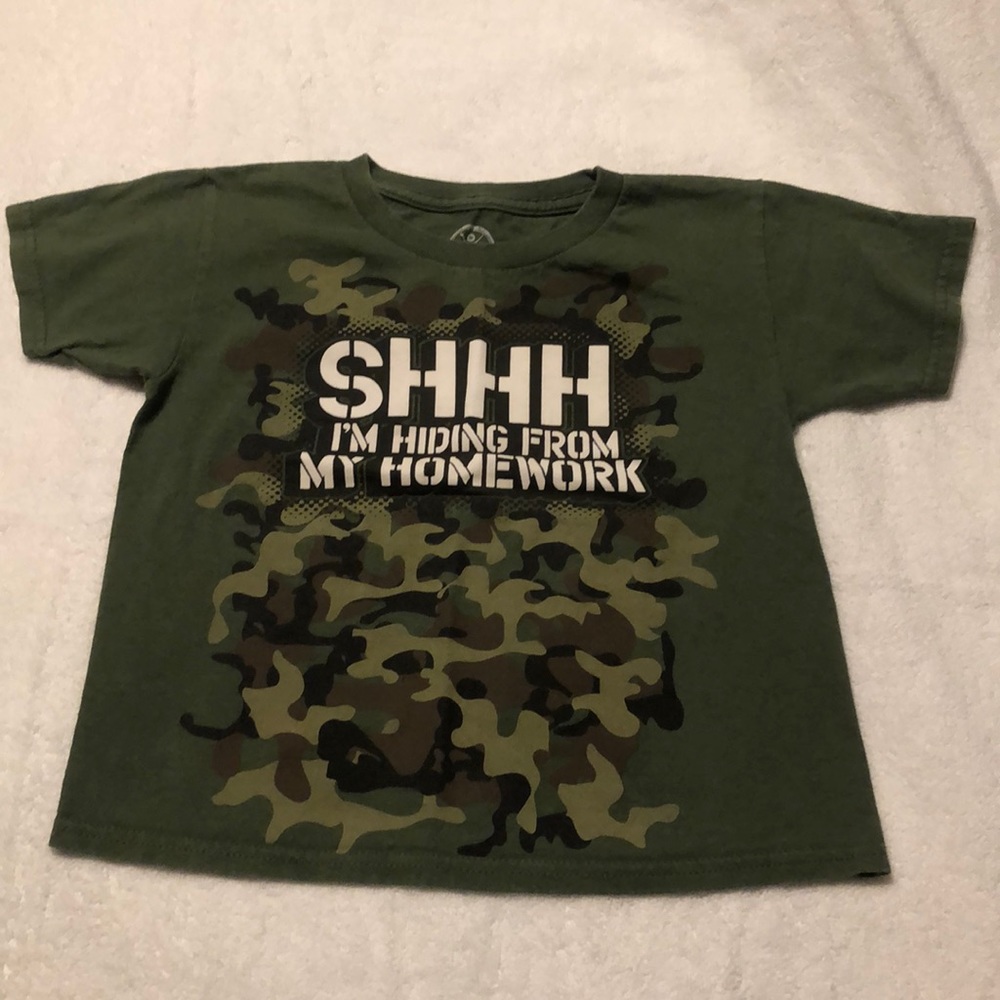 DOM boy’s graphic tee shirt size S (6/7)